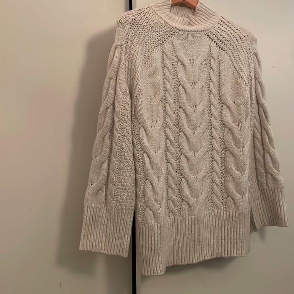 Oversized knit cream sweater